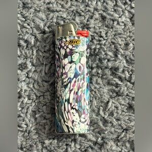 NWT Bic Marbley/ Stoneish themed lighter